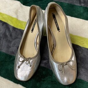Zara Silver Ballet Flats with Bow Accent Size 4